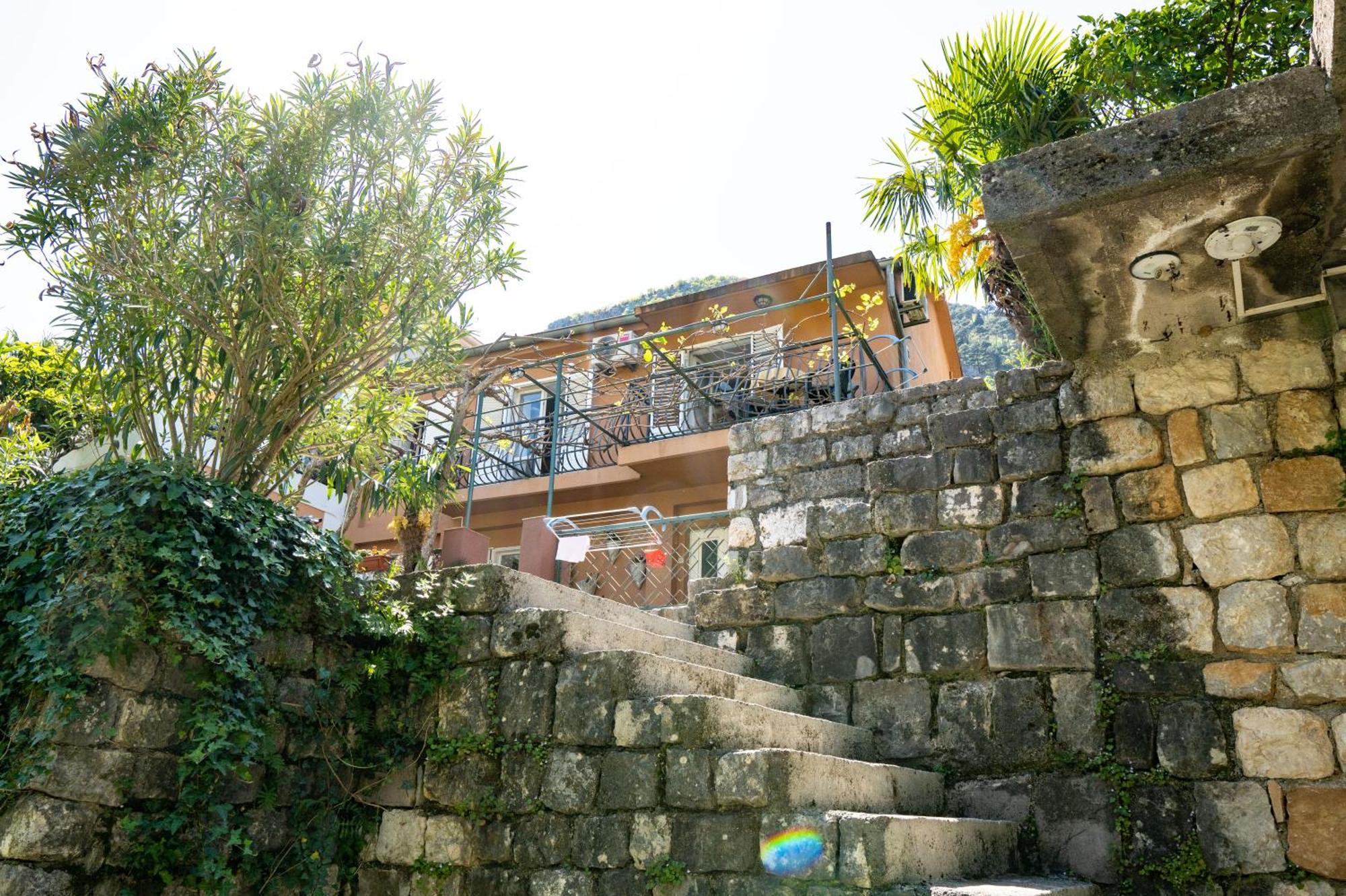 M&B Apartment Kotor Exteriör bild